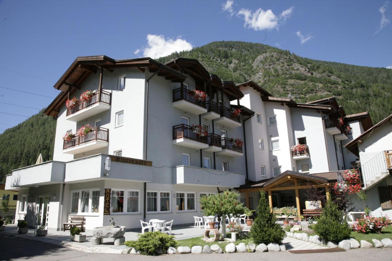 Hotel Santoni Ossana Bagian luar foto